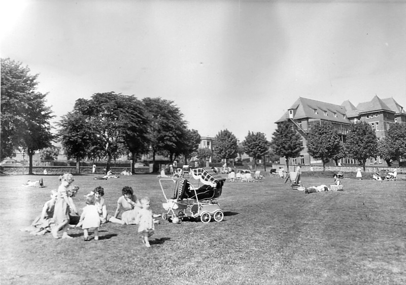 Dudhope Park and Prams