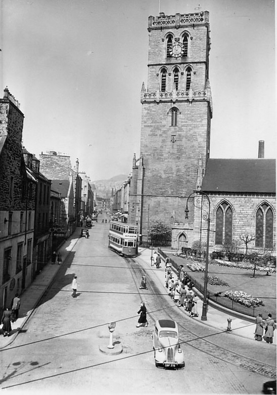 Lindsay St and Old Steeple